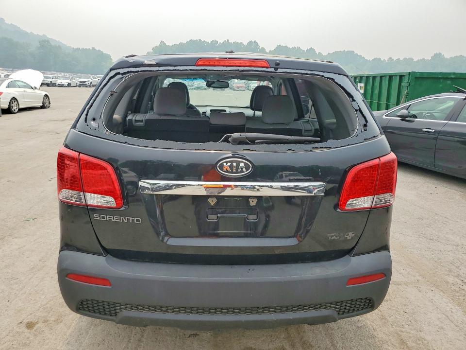 2011 Kia Sorento VIN 5XYKT3A1XBG074743 COPART salvage auction — ROOF, Pa - Certificate Of Salvage, sold $100 on 2026-07-30 (photo 6)