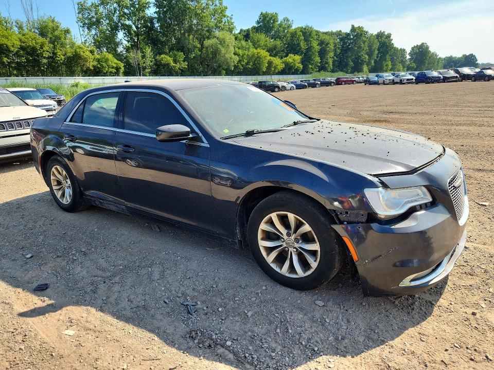 2015 Chrysler 300 VIN 2C3CCAAG8FH830448 COPART salvage auction — FRONT END, Mi - Dealer Only Clean Title, sold $800 on 2026-07-22 (photo 4)