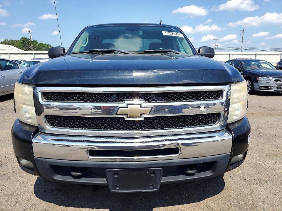 2011 Chevrolet Silverado 1500 VIN 1GCRKSE36BZ414107 COPART salvage auction — SIDE, PA - CERT OF TITLE, sold $400 on 2026-07-17 (photo 5)