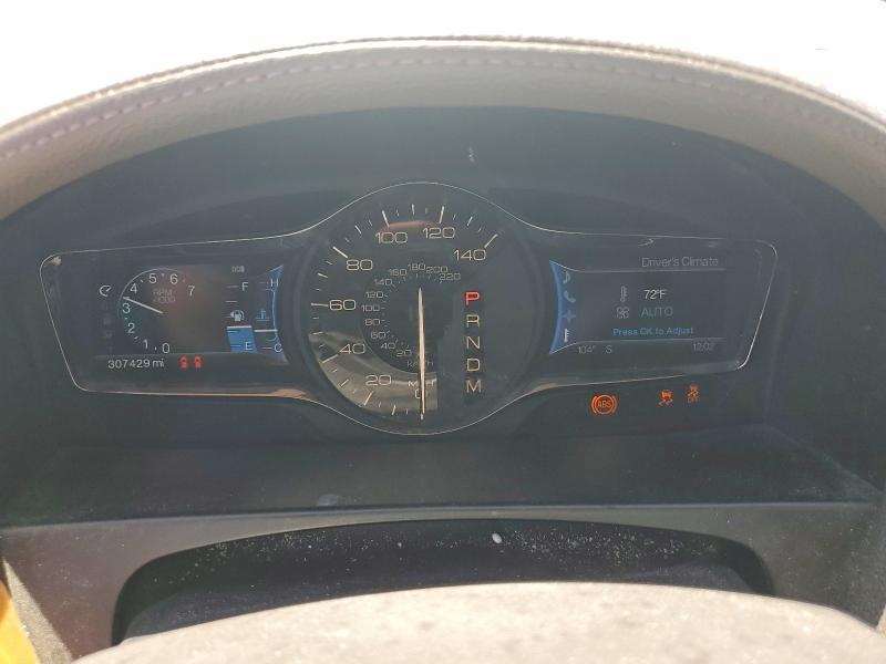 2011 Lincoln Mkx VIN 2LMDJ6JK7BBJ25810 COPART salvage auction — SIDE, NV - SALVAGE TITLE, sold $450 on 2026-07-22 (photo 9)