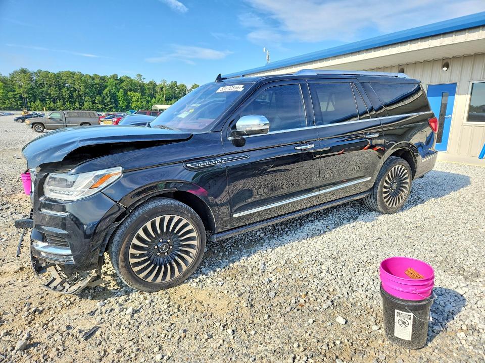 2018 Lincoln Navigator VIN 5LMJJ3TTXJEL14096 — COPART salvage auction photo