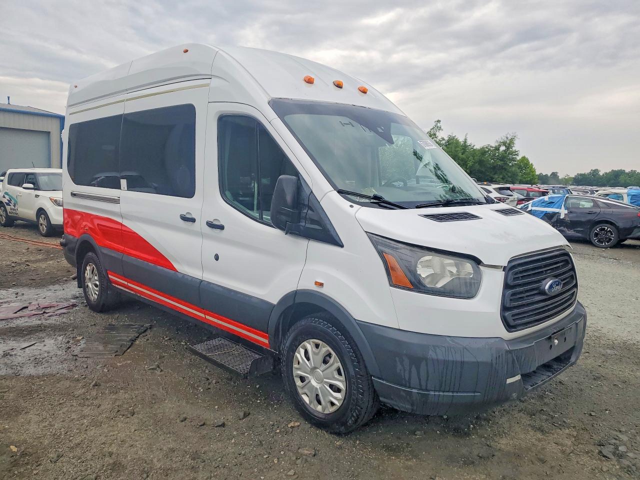 2017 Ford Transit VIN 1FTBW2XM3HKA09190 COPART salvage auction — Mechanical, DC - CERTIFICATE OF TITLE, sold $7,400 on 2026-09-11 (photo 4)