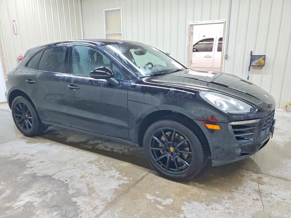 2015 Porsche Macan VIN WP1AB2A50FLB52533 COPART salvage auction — MINOR DENT/SCRATCHES, Nj - Certificate Of Title, sold $6,700 on 2026-10-13 (photo 4)