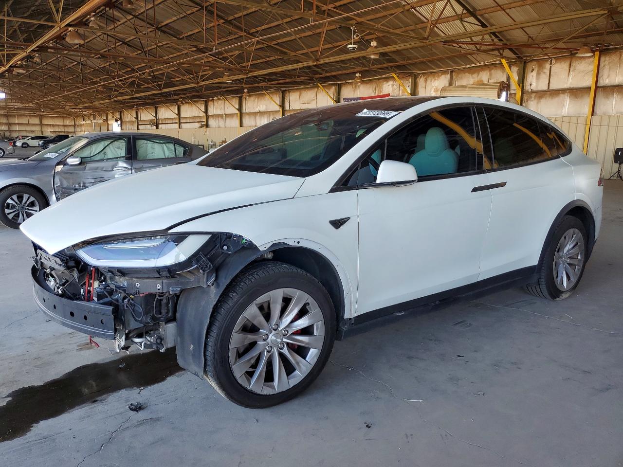 2020 Tesla Model X VIN 5YJXCAE2XLF285091 — COPART salvage auction photo