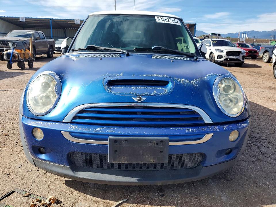 2006 Mini Cooper VIN WMWRE33546TJ35780 COPART salvage auction — MINOR DENT/SCRATCHES, CO - DIS/DLR/EXP ONLY CLEAN TITLE, sold $275 on 2026-08-05 (photo 5)