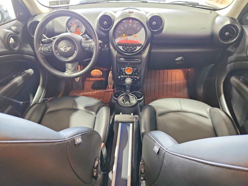 2016 Mini Cooper VIN WMWZC5C59GWU01490 COPART salvage auction — MINOR DENT/SCRATCHES, PA - CERT OF TITLE (P), sold $3,150 on 2026-07-24 (photo 8)