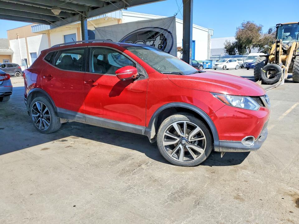 2017 Nissan Rogue VIN JN1BJ1CP1HW022394 COPART salvage auction — MECHANICAL, Ca - Dis/Dlr/Exp Only Clean Title (P), sold $2,700 on 2026-07-30 (photo 4)