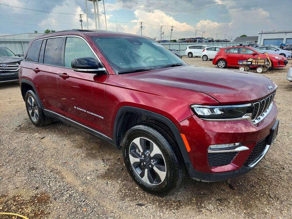 2024 Jeep Cherokee VIN 1C4RJYB64RC117435 COPART salvage auction — FRONT END, Il - Certificate Of Title, sold $20,300 on 2026-09-11 (photo 4)