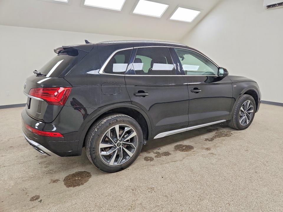 2024 Audi Q5 VIN WA1EAAFY5R2064374 COPART salvage auction — MINOR DENT/SCRATCHES, Tx - Certificate Of Title (P), sold $15,300 on 2026-07-22 (photo 3)