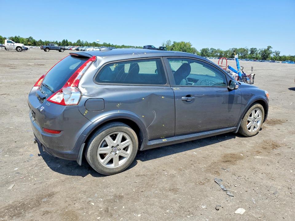2013 Volvo C30 VIN YV1672MK0D2304351 COPART salvage auction — WATER/FLOOD, Va - Cert Of Title-Salvage Water, sold $400 on 2026-08-12 (photo 3)