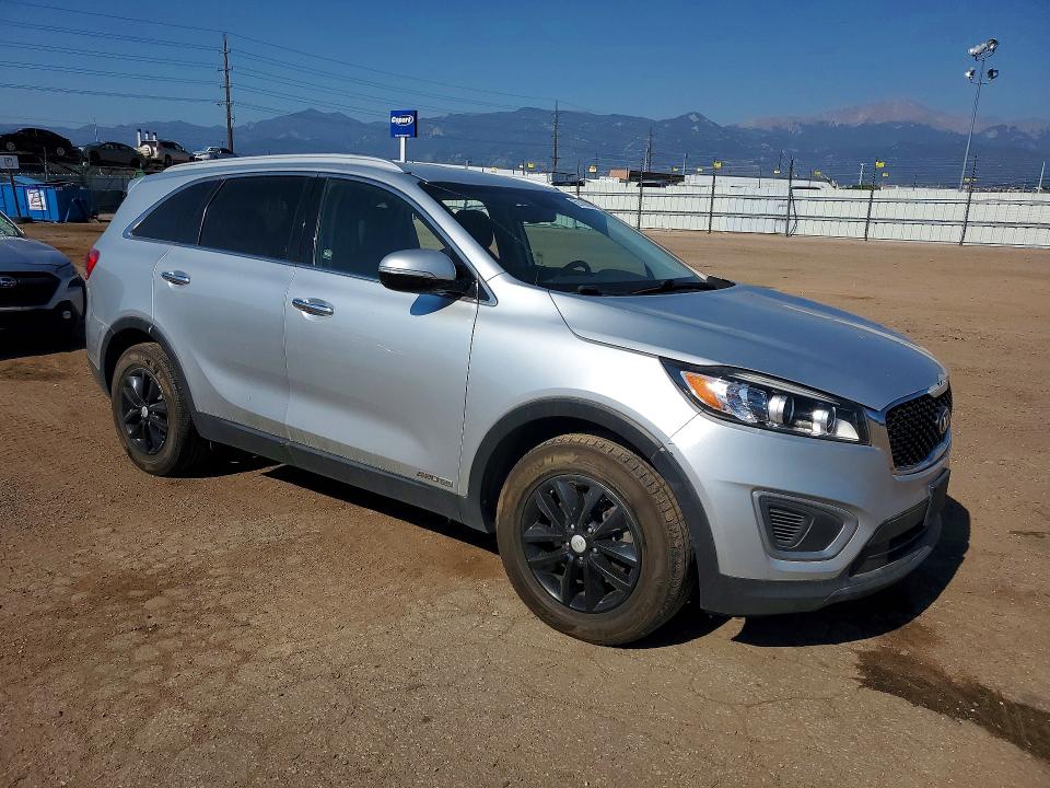 2016 Kia Sorento VIN 5XYPGDA53GG155237 COPART salvage auction — VANDALISM, Co - Dis/Dlr/Exp Only Clean Title, sold $2,150 on 2026-07-08 (photo 4)