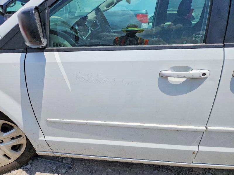 2015 Dodge Caravan VIN 2C4RDGBG0FR568746 COPART salvage auction — MECHANICAL, In - Certificate Of Title, sold $800 on 2026-07-31 (photo 7)