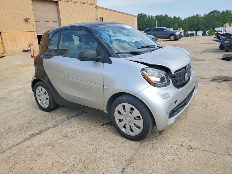 2016 Smart Fortwo VIN WMEFJ5DA3GK076996 COPART salvage auction — NORMAL WEAR, Fl - Cert Of Title-Slvg Rebld Flood, sold $3,500 on 2026-07-27 (photo 4)