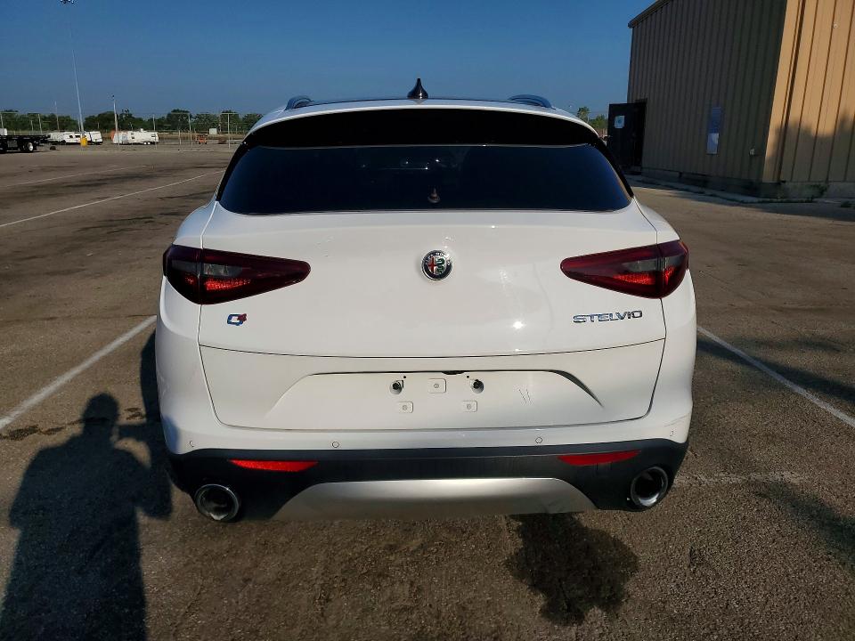 2018 Alfa romeo Stelvio VIN ZASFAKBN2J7B99712 COPART salvage auction — MINOR DENT/SCRATCHES, OH - CERTIFICATE OF TITLE (P), sold $7,000 on 2026-07-29 (photo 6)
