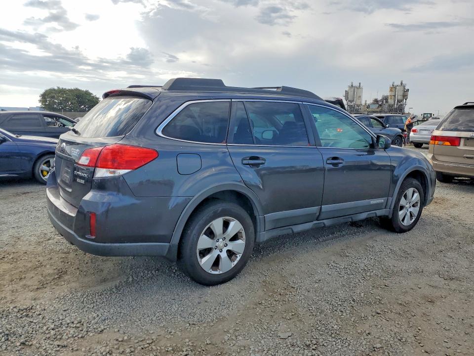 2012 Subaru Outback VIN 4S4BRBGC4C3226454 COPART salvage auction — NORMAL WEAR, Ca - Dis/Dlr/Exp Only Clean Title, sold $975 on 2026-07-31 (photo 3)