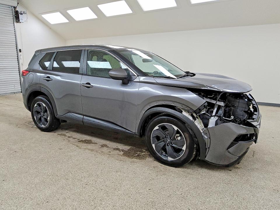 2025 Nissan Rogue VIN JN8BT3BA3SW343882 COPART salvage auction — FRONT END, TX - NONREPAIRABLE TITLE (P), sold $3,300 on 2026-07-20 (photo 4)