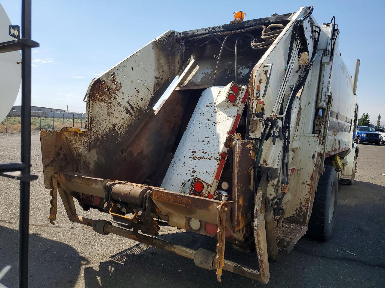 2005 Freightliner All other VIN 1FVACXCS05HN20603 COPART salvage auction — Rear End, FL - CERTIFICATE OF DESTRUCTION, sold $1,500 on 2026-09-04 (photo 6)