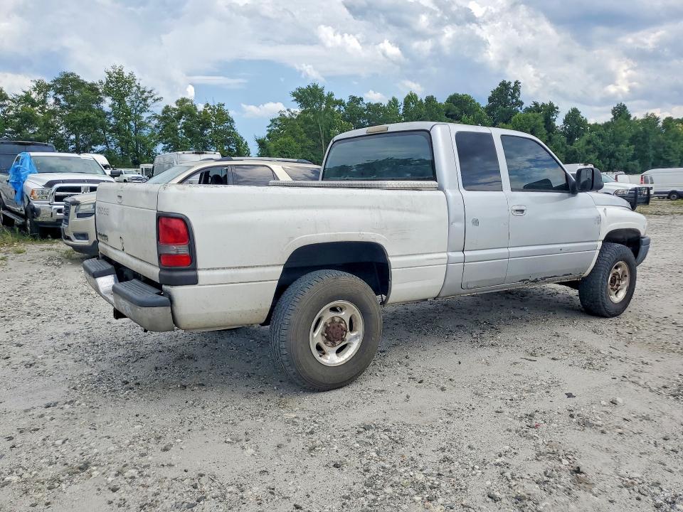 2002 Dodge Ram VIN 3B7KC23642M263037 COPART salvage auction — MINOR DENT/SCRATCHES, SC - CERT OF TITLE-SALVAGE, sold $1,200 on 2026-07-27 (photo 3)