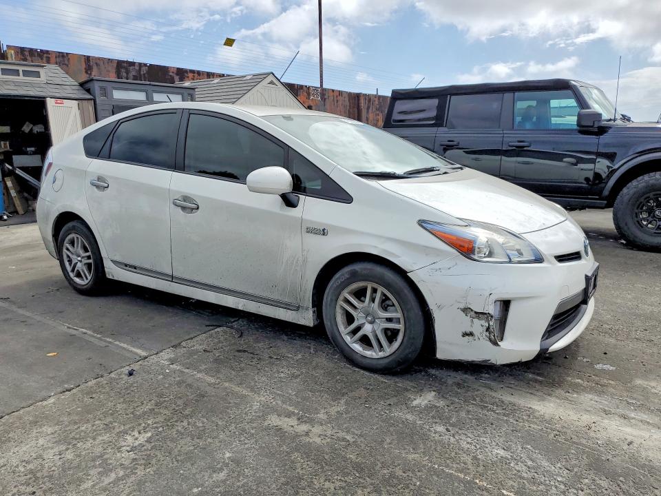 2014 Toyota Prius VIN JTDKN3DP6E3062687 COPART salvage auction — FRONT END, Ca - Salvage Certificate, sold $7,400 on 2026-07-31 (photo 4)