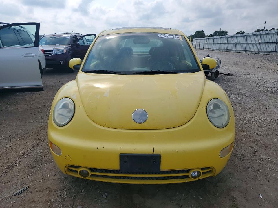 2002 Volkswagen Beetle VIN 3VWCB21CX2M450375 COPART salvage auction — NORMAL WEAR, Ia - Certificate Of Title, sold $950 on 2026-07-31 (photo 5)