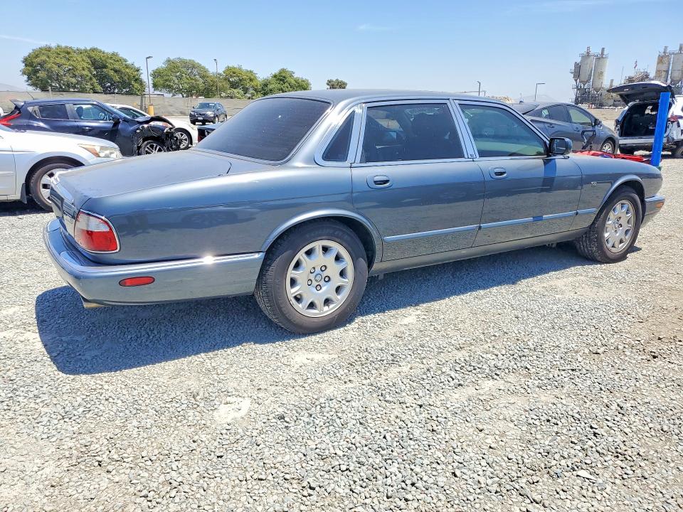 2000 Jaguar Xj series VIN SAJDA14C7YLF16671 COPART salvage auction — MINOR DENT/SCRATCHES, Ca - App For Dup Salvage Or Ac, sold $500 on 2026-07-31 (photo 3)