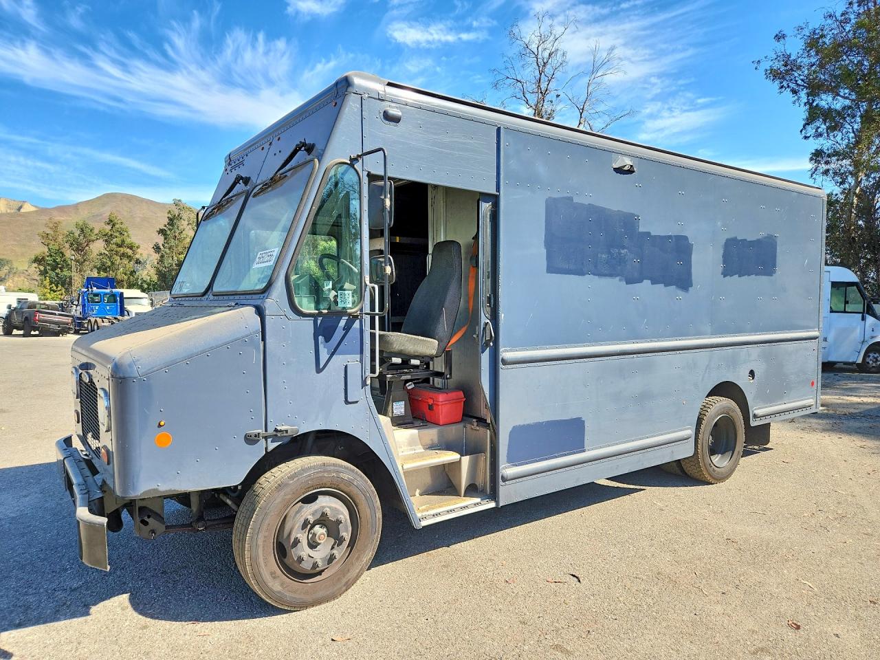 2020 Freightliner Chassis VIN 4UZAC2EA2LCLZ7007 — COPART salvage auction photo