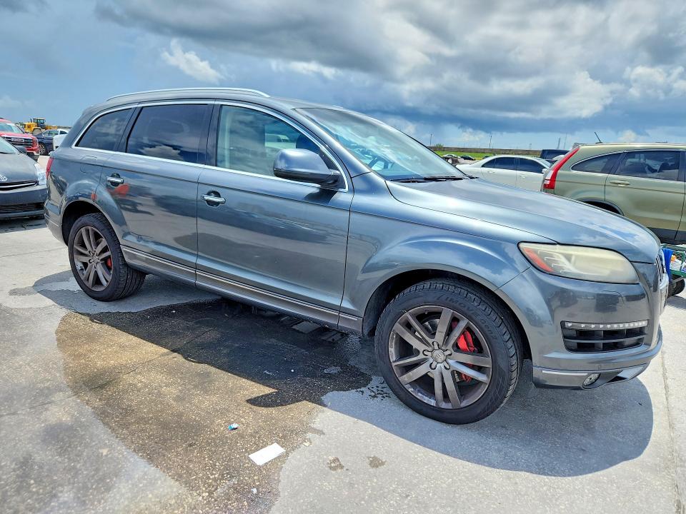 2015 Audi Q7 VIN WA1LGAFE5FD008382 COPART salvage auction — MINOR DENT/SCRATCHES, LA - CERTIFICATE OF TITLE, sold $2,000 on 2026-07-29 (photo 4)