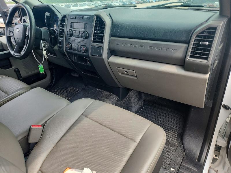 2017 Ford F-550 super duty VIN 1FDUF5GT5HEC58120 COPART salvage auction — ALL OVER, FL - CERTIFICATE OF TITLE, sold $7,100 on 2026-08-24 (photo 8)