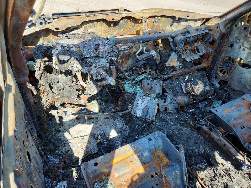 2001 Ford F-150 lightning VIN 1FTRX07L31KA20266 COPART salvage auction — BURN, TN - NON-REPAIRABLE CERTIFICATE, sold $225 on 2026-07-27 (photo 8)