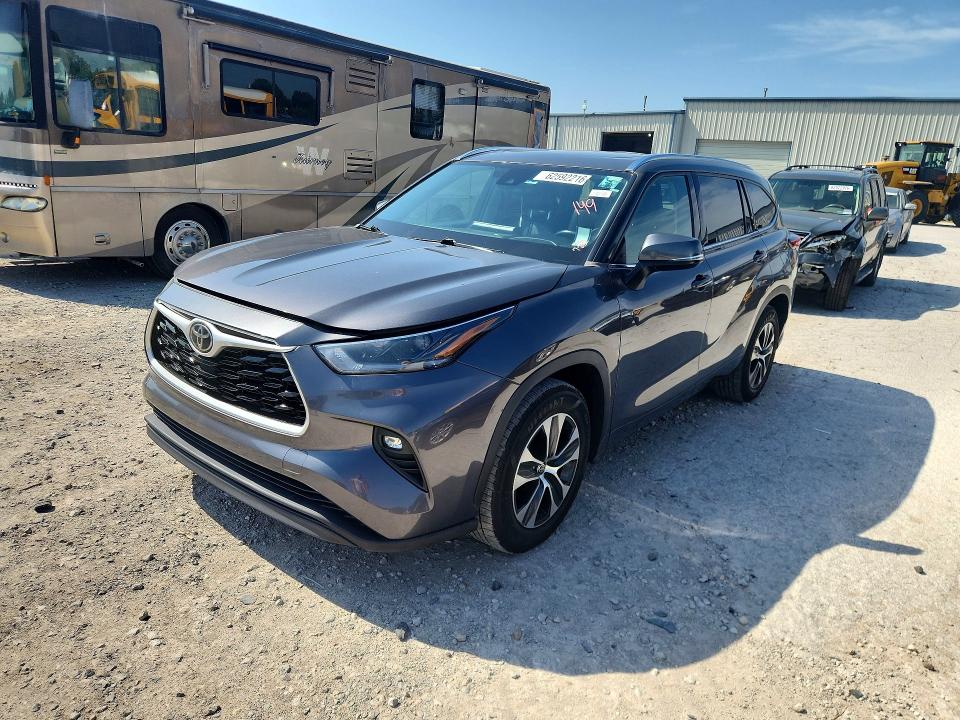 2021 Toyota Highlander VIN 5TDGZRAH5MS520937 — COPART salvage auction photo