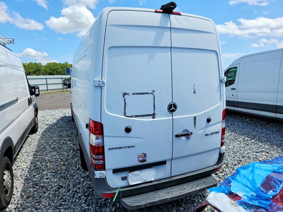 2016 Mercedes-benz VIN WD3PE8DD4GP325225 COPART salvage auction — MINOR DENT/SCRATCHES, Pa - Cert Of Title, sold $1,750 on 2026-07-20 (photo 6)
