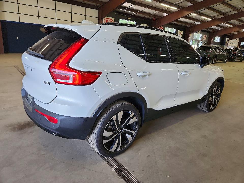 2023 Volvo Xc40 VIN YV4L12UW3P2003927 COPART salvage auction — ALL OVER, CT - CERT OF TITLE-SALVAGE, sold $14,200 on 2026-08-13 (photo 3)