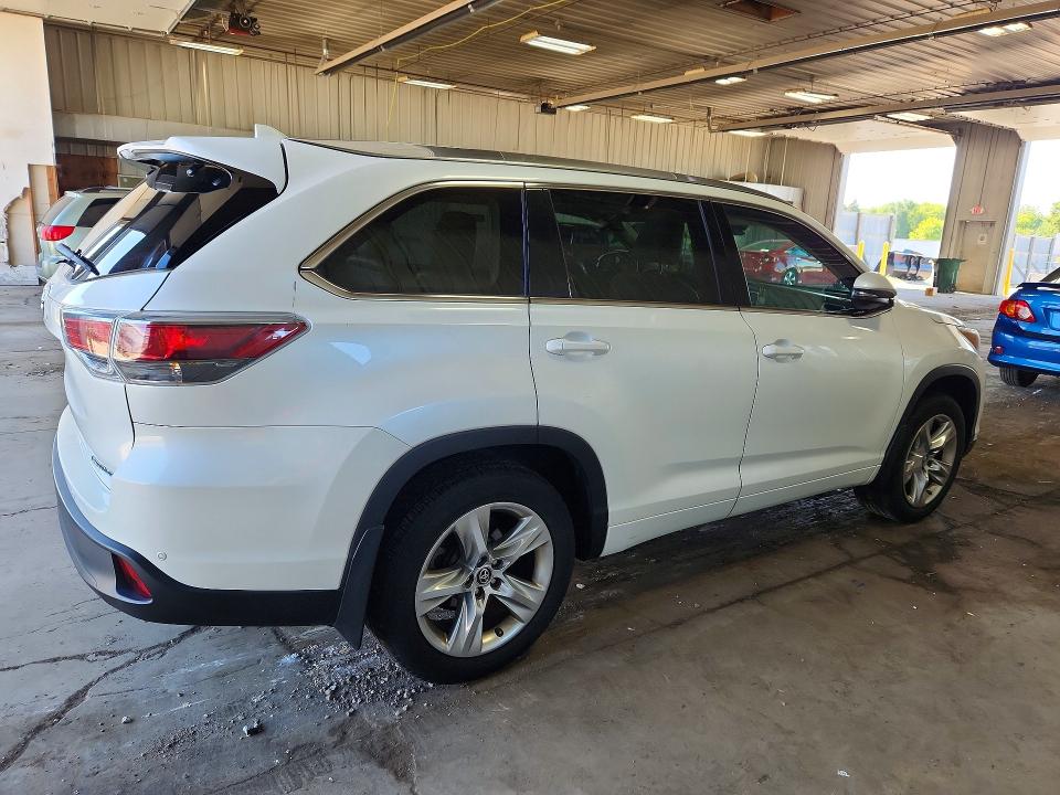 2016 Toyota Highlander VIN 5TDDKRFH7GS314328 COPART salvage auction — MINOR DENT/SCRATCHES, Wi - Certificate Of Title, sold $10,000 on 2026-08-02 (photo 3)