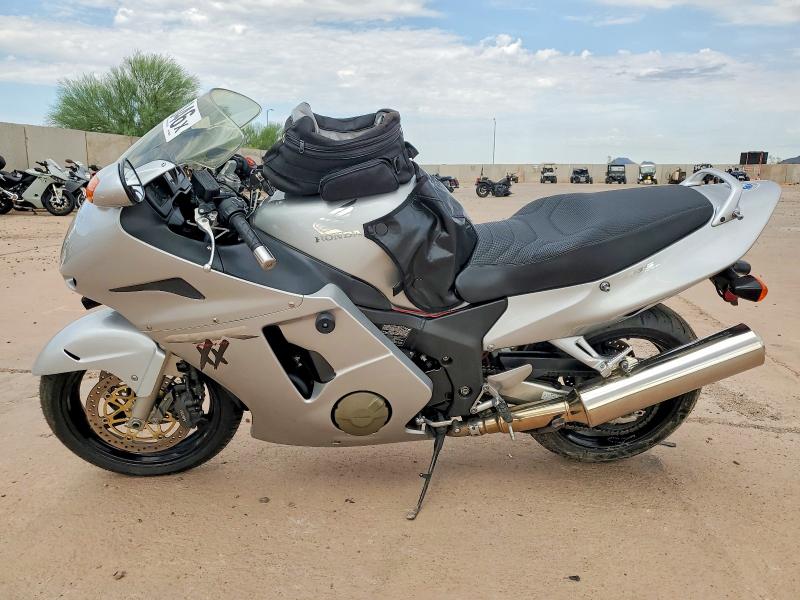 2002 Honda Cbr1100 VIN JH2SC35172M500209 COPART salvage auction — MINOR DENT/SCRATCHES, AZ - CERTIFICATE OF TITLE, sold $300 on 2026-07-30 (photo 3)