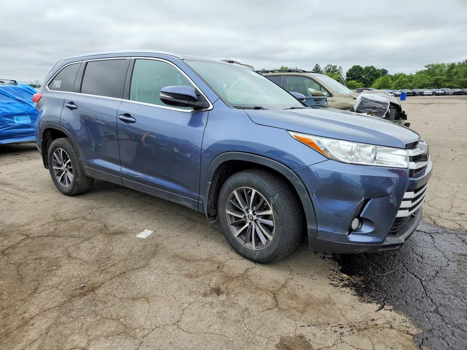 2018 Toyota VIN 5TDJZRFH2JS820946 COPART salvage auction — FRONT END, Pa - Certificate Of Salvage, sold $7,100 on 2026-07-17 (photo 4)