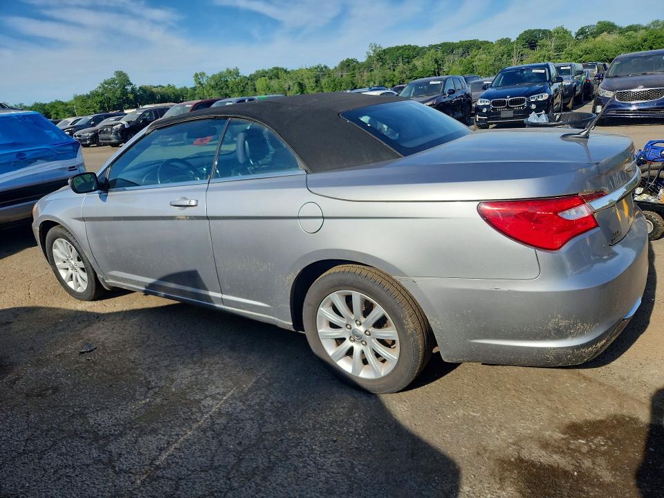 2013 Chrysler 200 VIN 1C3BCBEB1DN747321 COPART salvage auction — MINOR DENT/SCRATCHES, Ct - Certificate Of Title, sold $475 on 2026-07-31 (photo 2)