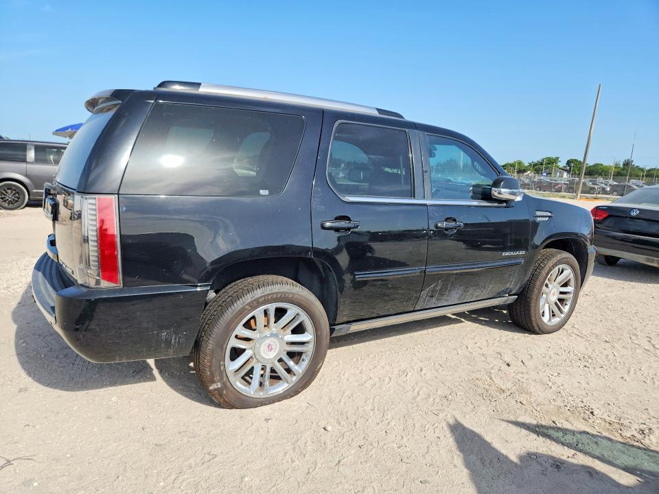 2013 Cadillac Escalade VIN 1GYS3CEF8DR137844 COPART salvage auction — MECHANICAL, Fl - Certificate Of Title, sold $1,700 on 2026-07-28 (photo 3)