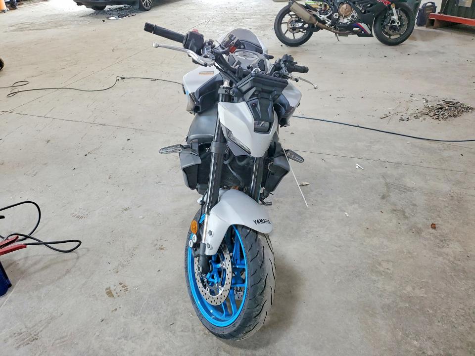 2025 Yamaha Mt VIN JYARN94E7SA003571 COPART salvage auction — VANDALISM, Pa - Certificate Of Salvage, sold $7,100 on 2026-09-03 (photo 2)