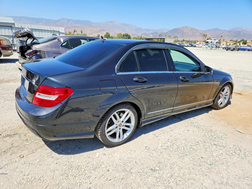 2013 Mercedes-benz C-klasse VIN WDDGF4HB0DA768464 COPART salvage auction — MINOR DENT/SCRATCHES, Ca - Dis/Dlr/Exp App For Dup Clean, sold $2,000 on 2026-08-12 (photo 3)