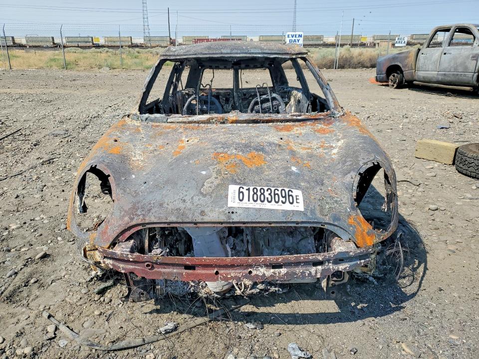 2011 Mini Cooper VIN WMWZF3C50BT188502 COPART salvage auction — BURN, Wa - Bill Of Sale-Parts Only, sold $50 on 2026-08-28 (photo 5)