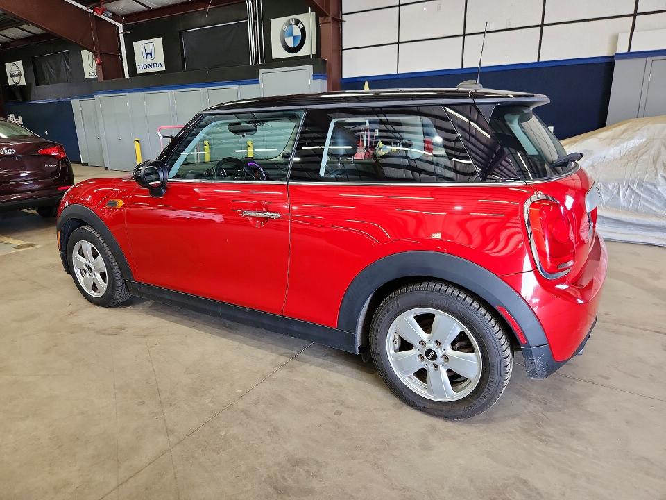 2015 Mini Cooper VIN WMWXM5C55F3A97341 COPART salvage auction — MINOR DENT/SCRATCHES, ME - CERTIFICATE OF TITLE (P), sold $2,350 on 2026-07-27 (photo 2)