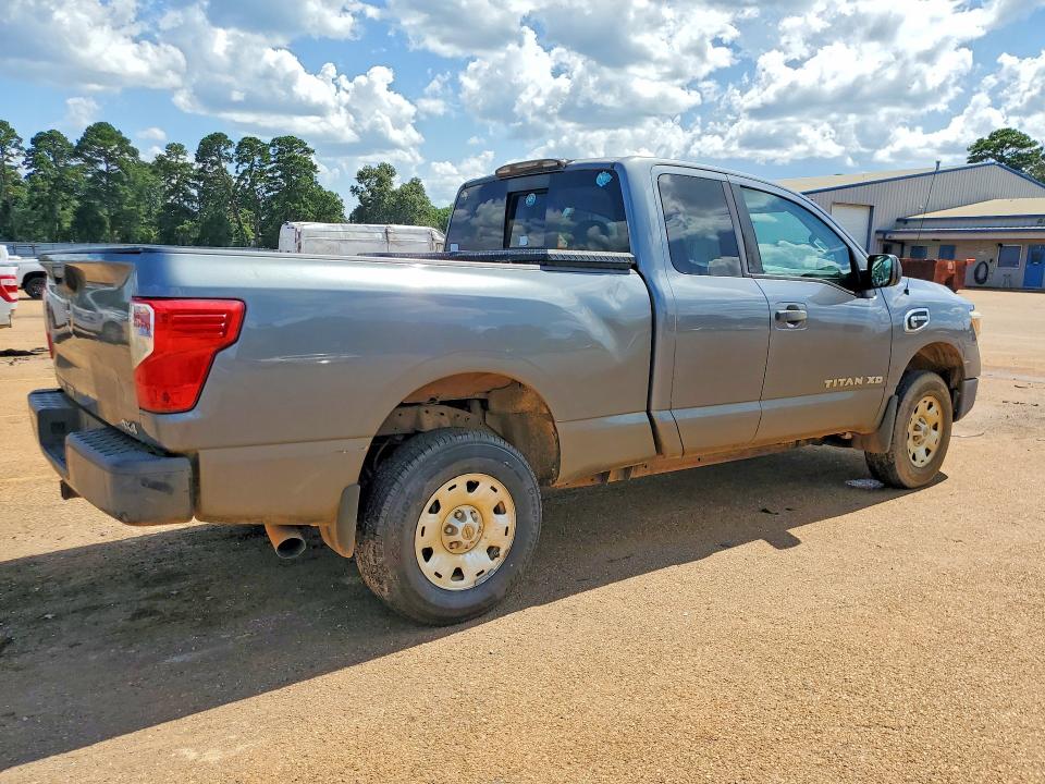 2017 Nissan TITAN VIN 1N6BA1C37HN561812 COPART salvage auction — MINOR DENT/SCRATCHES, TX - CERTIFICATE OF TITLE, sold $4,200 on 2026-08-03 (photo 3)