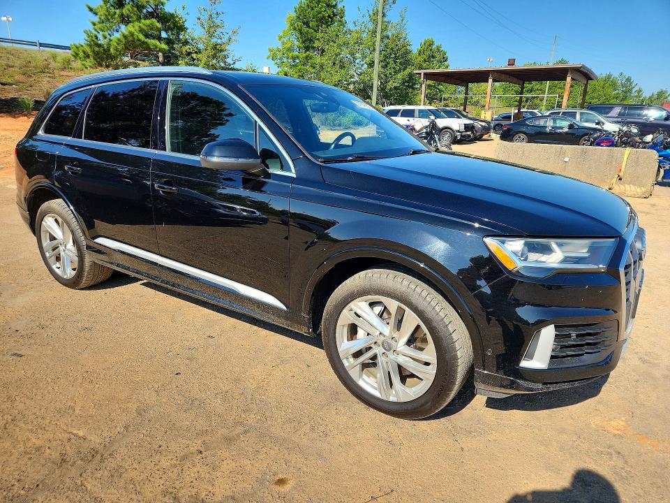 2020 Audi Q7 VIN WA1LXAF73LD002562 COPART salvage auction — MINOR DENT/SCRATCHES, Sc - Certificate Of Title (P), sold $15,400 on 2026-08-25 (photo 4)