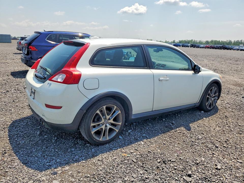 2012 Volvo C30 VIN YV1672MK8C2267113 COPART salvage auction — WATER/FLOOD, On - Permit Irrepairable, sold $250 on 2026-08-04 (photo 3)
