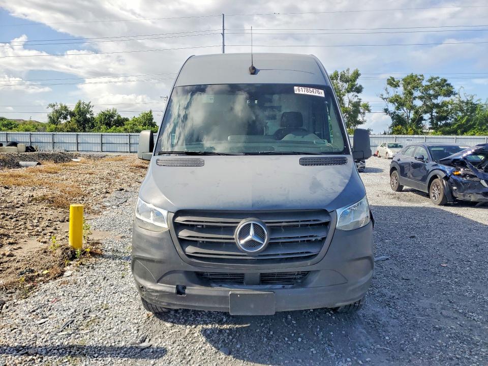 2019 Mercedes-benz Sprinter VIN WD4PF1CD4KP147682 COPART salvage auction — MECHANICAL, FL - CERTIFICATE OF TITLE (P), sold $3,100 on 2026-07-27 (photo 5)