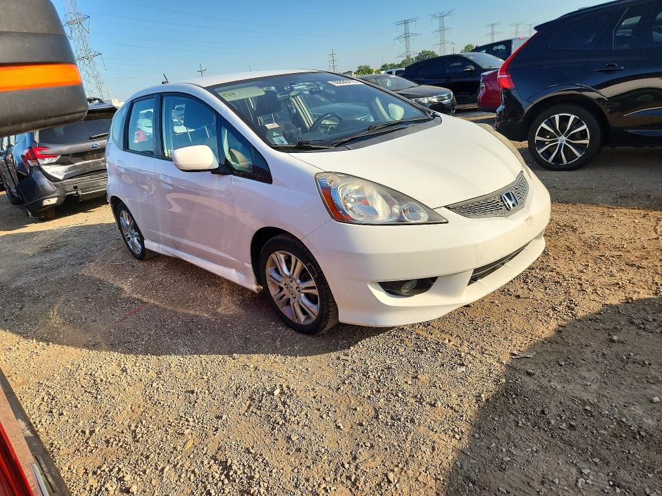2010 Honda Fit VIN JHMGE8H46AC025487 COPART salvage auction — MINOR DENT/SCRATCHES, Il - Certificate Of Title, sold $600 on 2026-07-16 (photo 4)