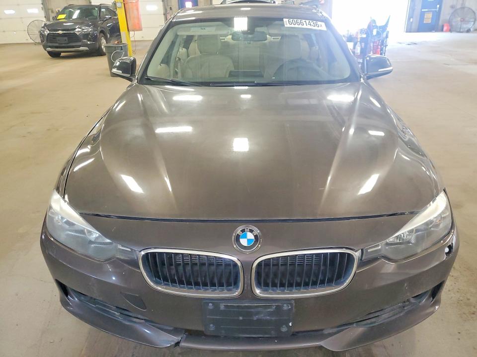 2013 BMW 3er VIN WBA3B5C56DF590894 COPART salvage auction — MECHANICAL, Salvage Title, sold $525 on 2026-07-21 (photo 5)
