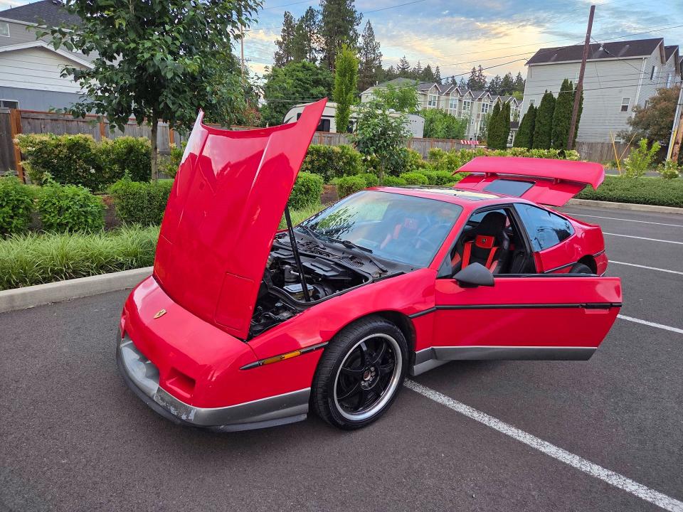 1986 Pont Fiero VIN 1G2PG9797GP281044 COPART salvage auction — NORMAL WEAR, Or - Certificate Of Title (P), sold $13,500 on 2026-07-27 (photo 9)