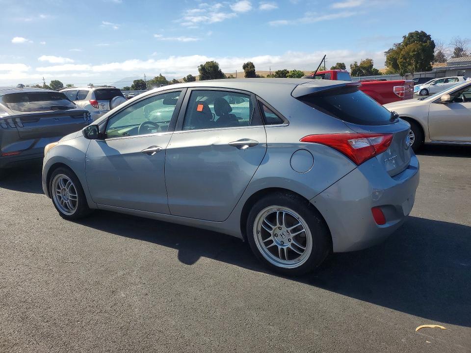 2014 Hyundai Elantra VIN KMHD35LH6EU193922 COPART salvage auction — VANDALISM, Ca - Dis/Dlr/Exp Only Clean Title, sold $1,000 on 2026-07-27 (photo 2)