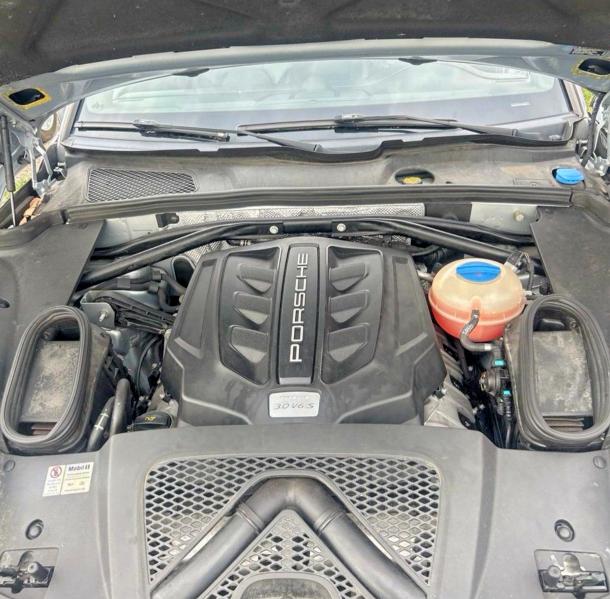 2017 Porsche Macan VIN WP1AB2A56HLB10242 COPART salvage auction — NORMAL WEAR, IL - CERTIFICATE OF TITLE (P), sold $8,200 on 2026-08-04 (photo 7)